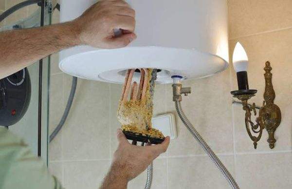 如何清洗电热水器